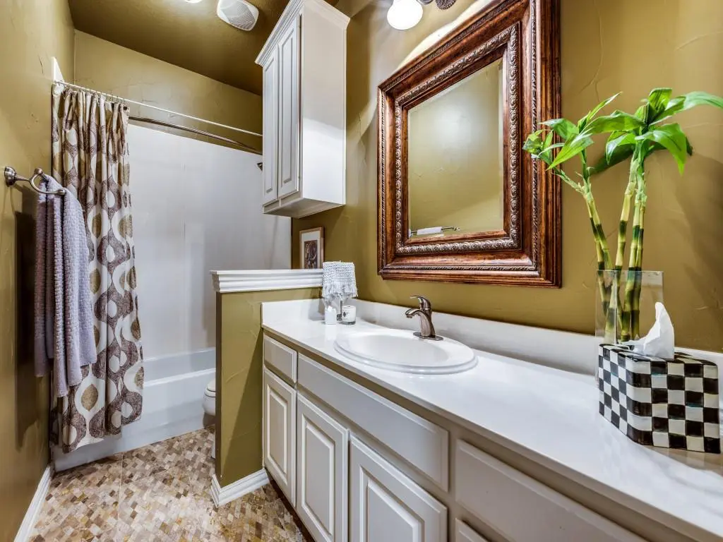 Guest bathroom